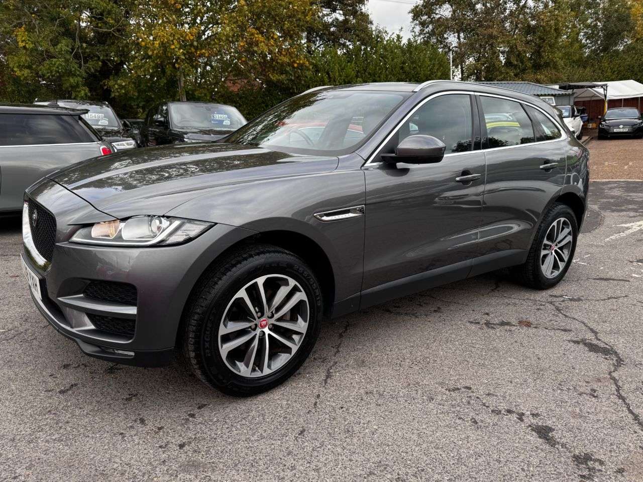 A 2018 JAGUAR F-PACE 2.0 P250i Prestige SUV 5dr Petrol Auto AWD Euro 6 (s/s) (250 ps) in metalli A 2018 JAGUAR F-PACE 2.0 P250i Prestige SUV 5dr Petrol Auto AWD Euro 6 (s/s) (250 ps) in metalli