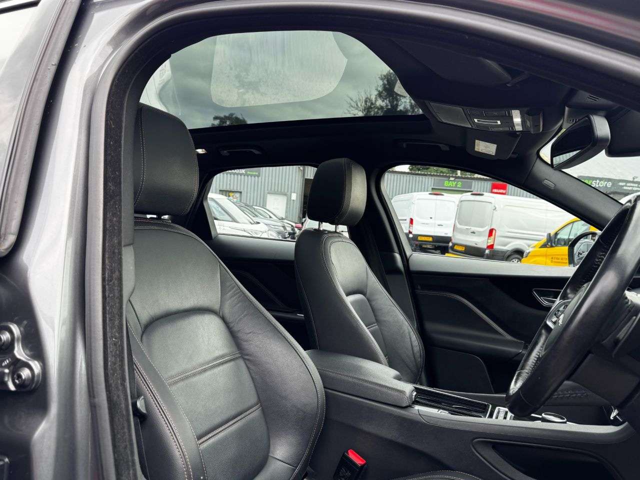 2018 JAGUAR F-PACE 2018 JAGUAR F-PACE