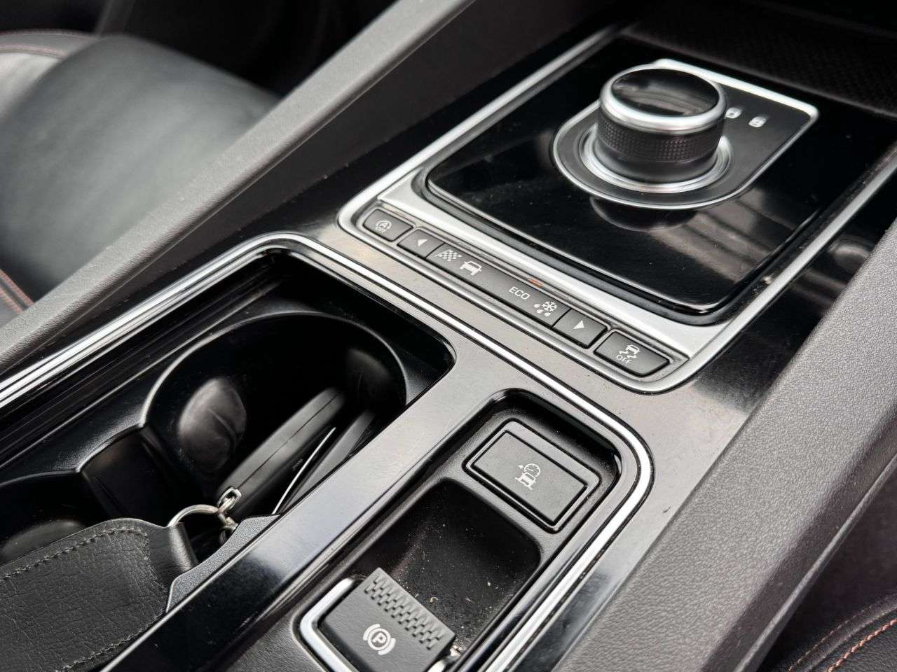 2018 JAGUAR F-PACE 2018 JAGUAR F-PACE