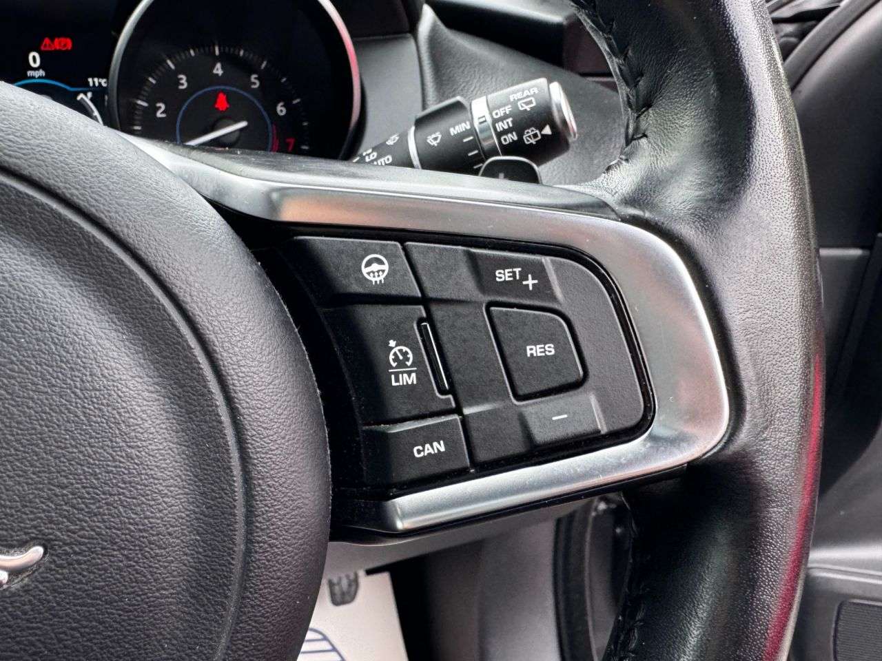 2018 JAGUAR F-PACE 2018 JAGUAR F-PACE