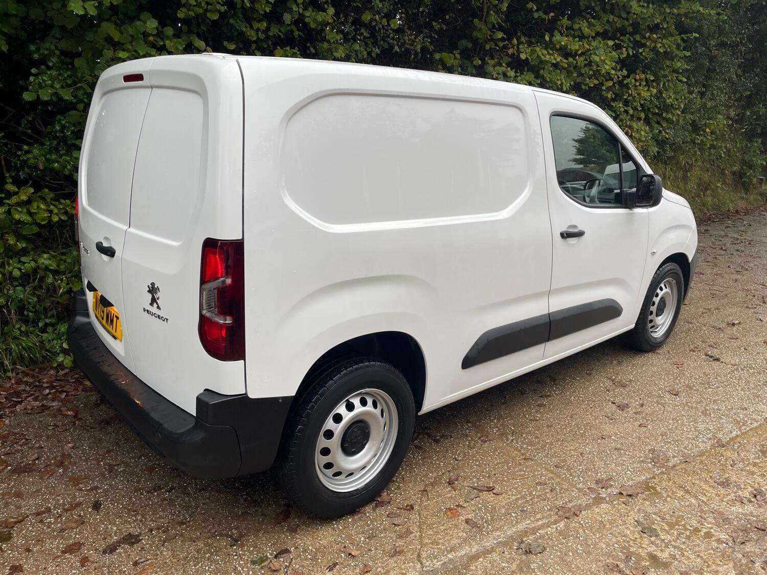 A 2019 PEUGEOT PARTNER 1.5 BlueHDi 1000 Grip A 2019 PEUGEOT PARTNER 1.5 BlueHDi 1000 Grip