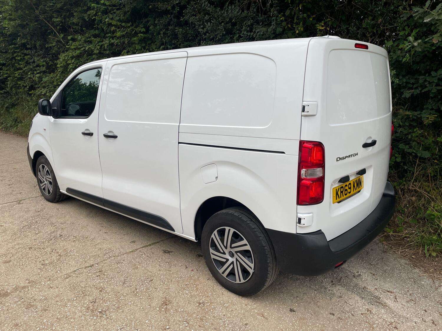 A 2019 CITROEN DISPATCH 2.0 BlueHDi 1400 Enterprise M A 2019 CITROEN DISPATCH 2.0 BlueHDi 1400 Enterprise M