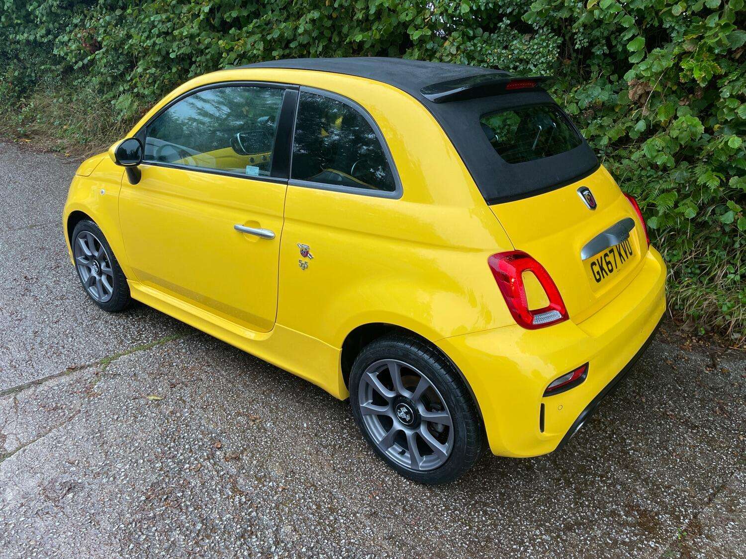 2017 ABARTH 595C 2017 ABARTH 595C