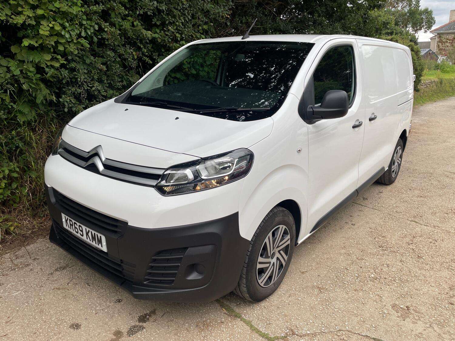 A 2019 CITROEN DISPATCH 2.0 BlueHDi 1400 Enterprise M A 2019 CITROEN DISPATCH 2.0 BlueHDi 1400 Enterprise M