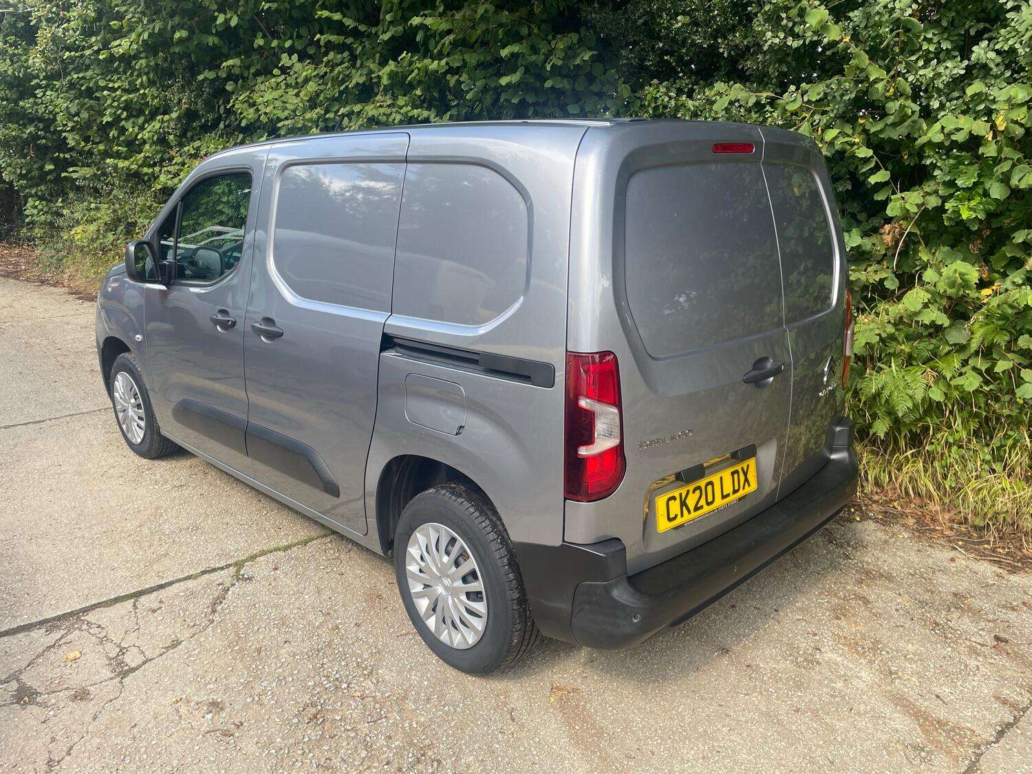 A 2020 CITROEN BERLINGO 1.5 BlueHDi 650 Enterprise M A 2020 CITROEN BERLINGO 1.5 BlueHDi 650 Enterprise M