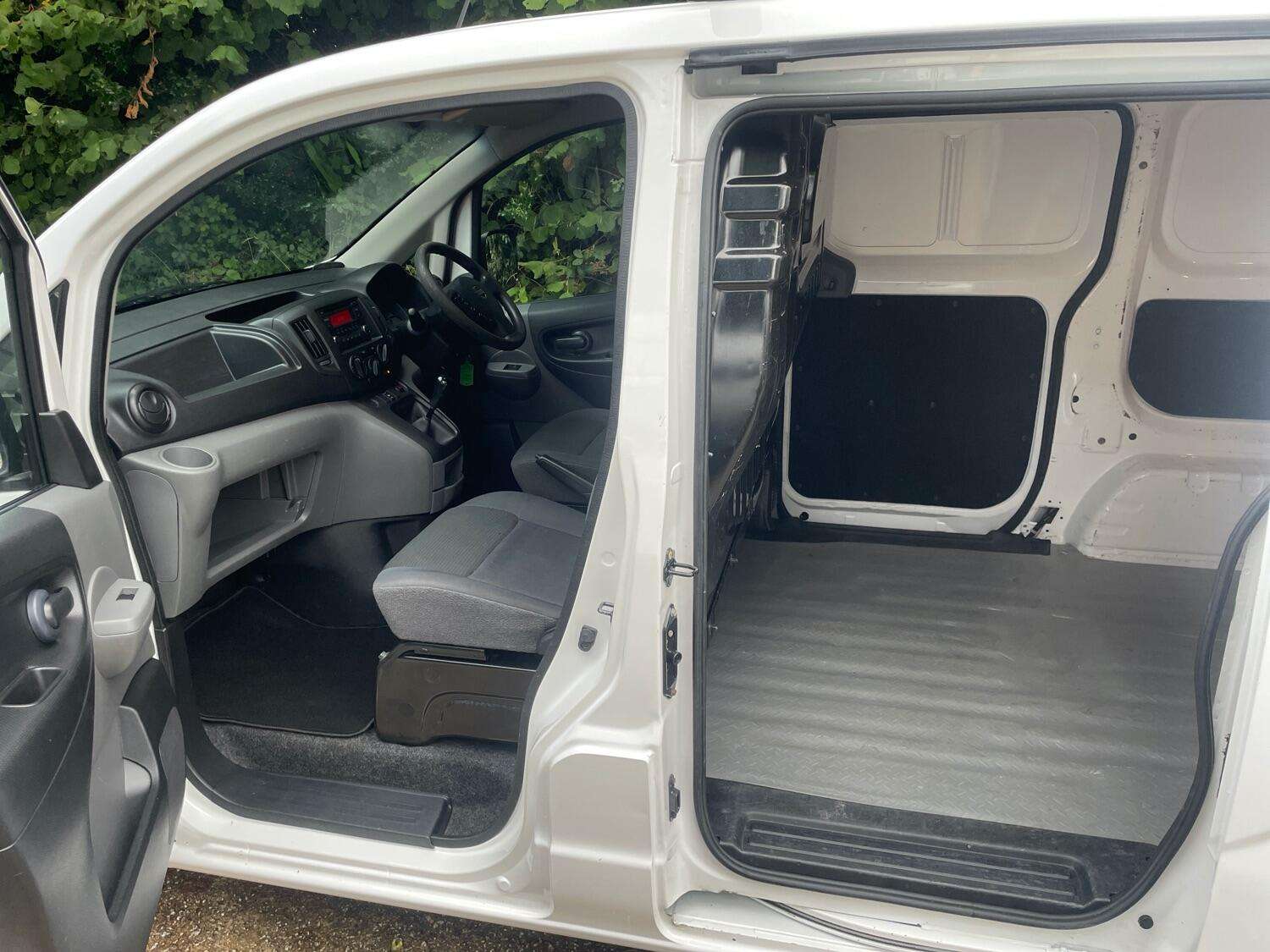 2015 NISSAN NV200 2015 NISSAN NV200