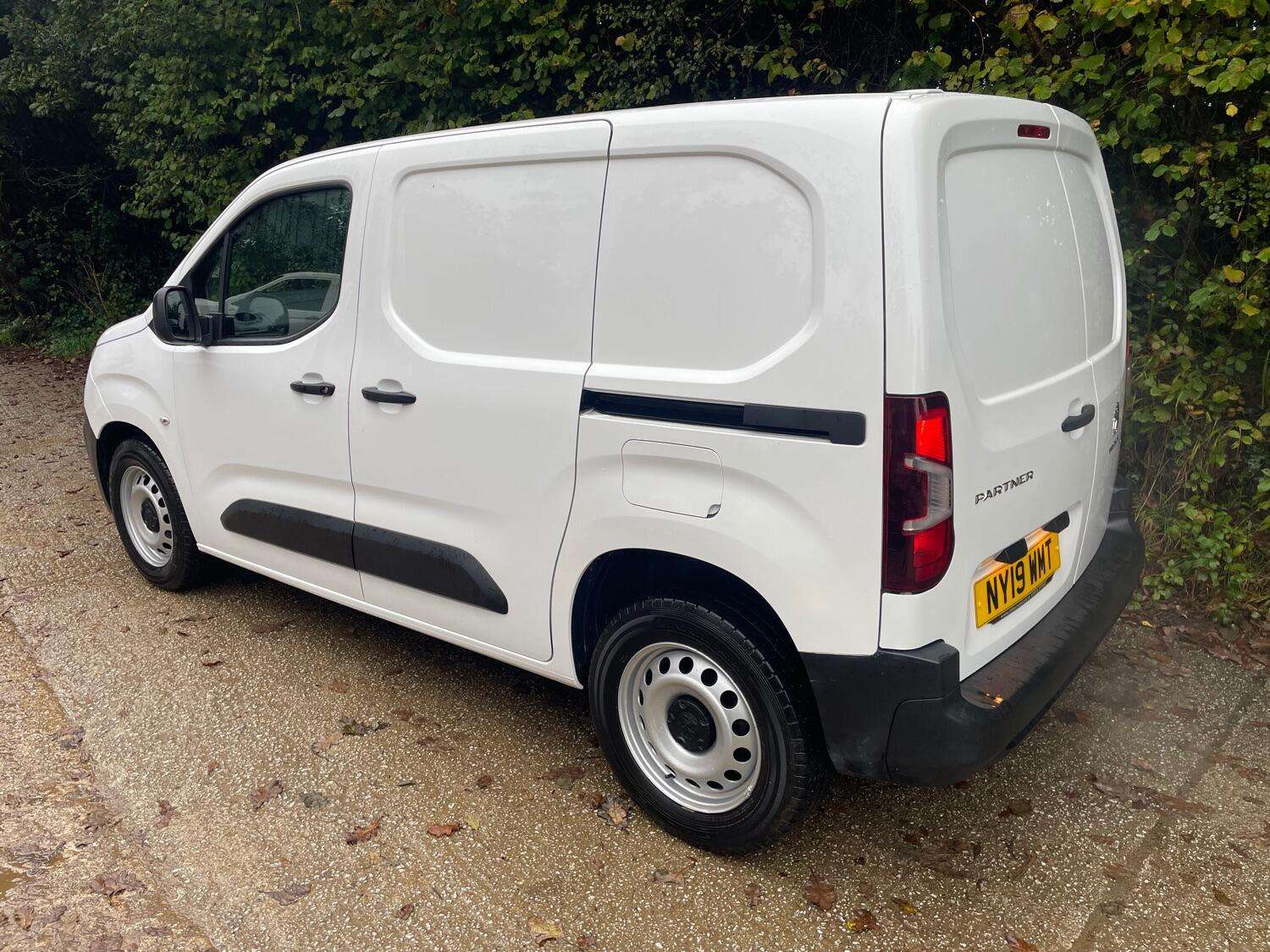 A 2019 PEUGEOT PARTNER 1.5 BlueHDi 1000 Grip A 2019 PEUGEOT PARTNER 1.5 BlueHDi 1000 Grip