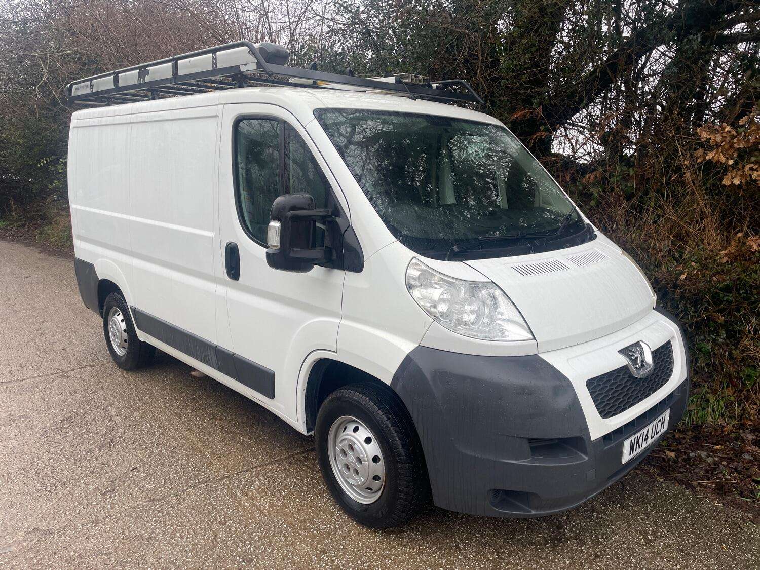 A 2014 PEUGEOT BOXER 2.2 HDi 330 A 2014 PEUGEOT BOXER 2.2 HDi 330