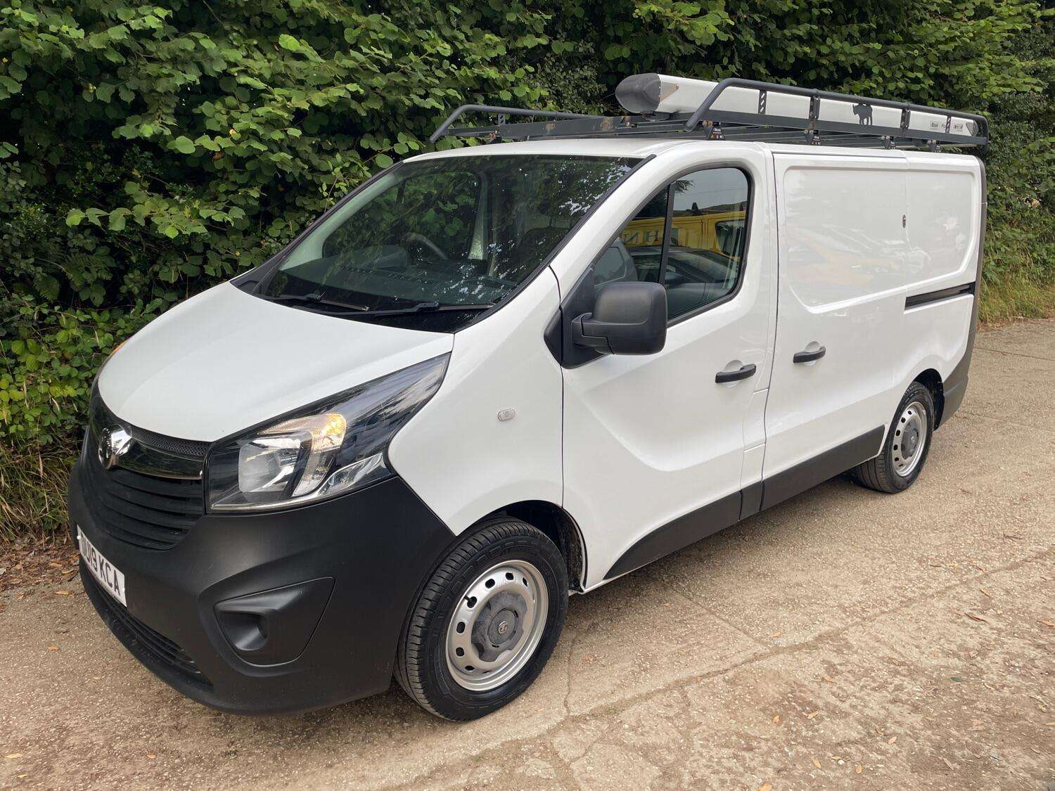 A 2019 VAUXHALL VIVARO 1.6 CDTi 2700 A 2019 VAUXHALL VIVARO 1.6 CDTi 2700