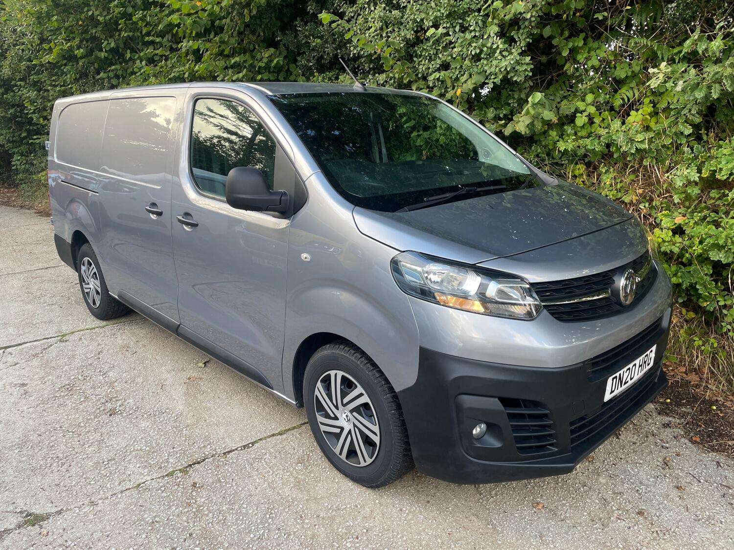 A 2020 VAUXHALL VIVARO 2.0 Turbo D 3100 Dynamic A 2020 VAUXHALL VIVARO 2.0 Turbo D 3100 Dynamic