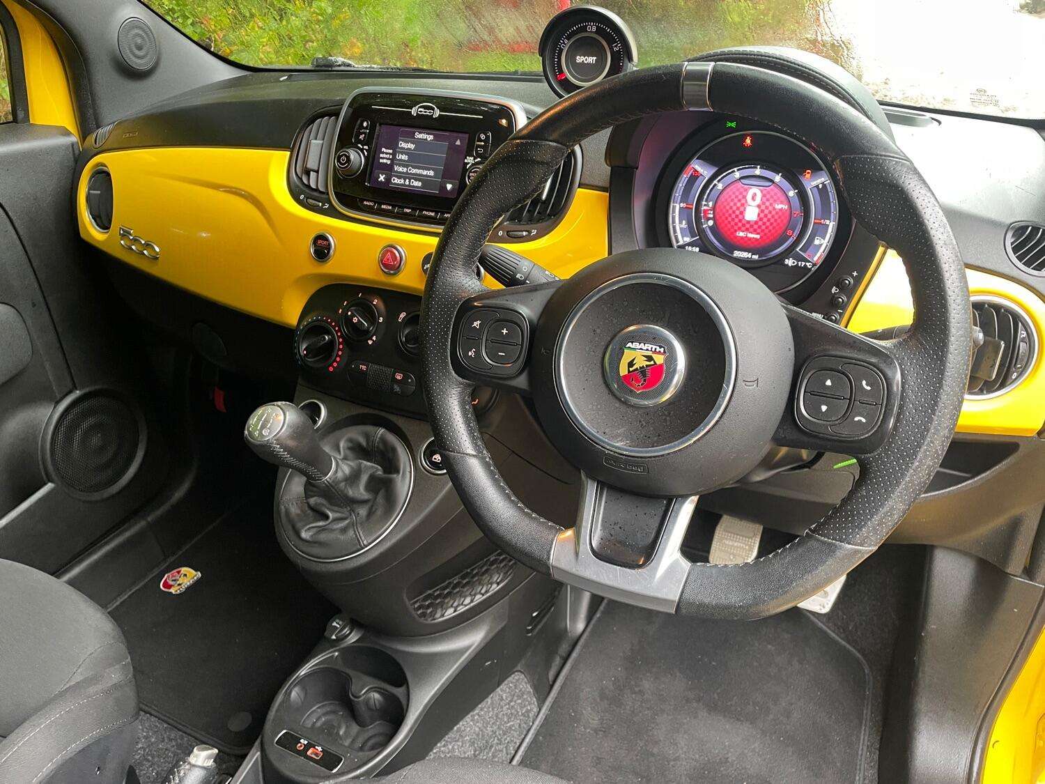 2017 ABARTH 595C 2017 ABARTH 595C