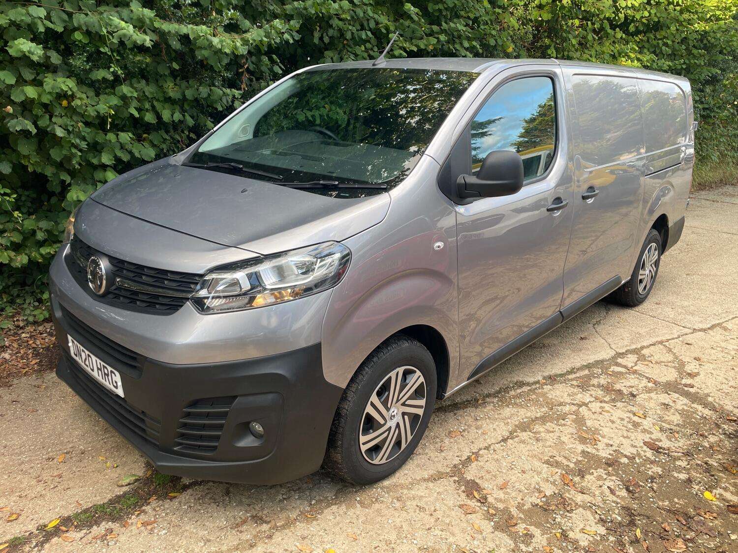 A 2020 VAUXHALL VIVARO 2.0 Turbo D 3100 Dynamic A 2020 VAUXHALL VIVARO 2.0 Turbo D 3100 Dynamic