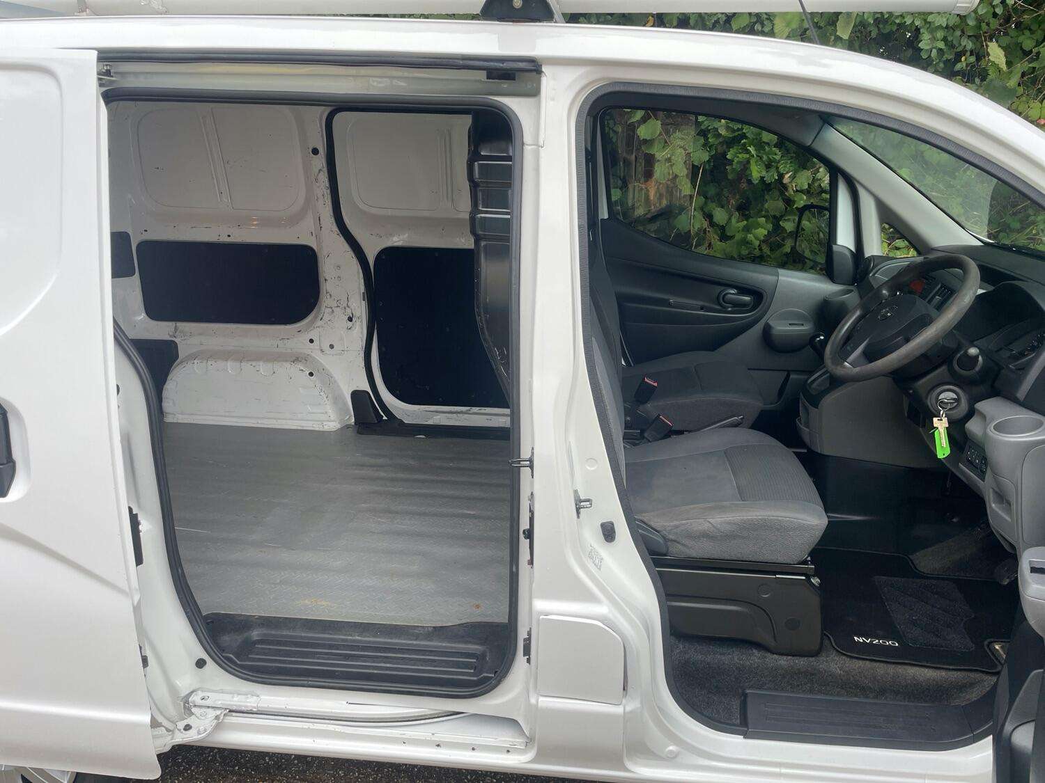 2015 NISSAN NV200 2015 NISSAN NV200