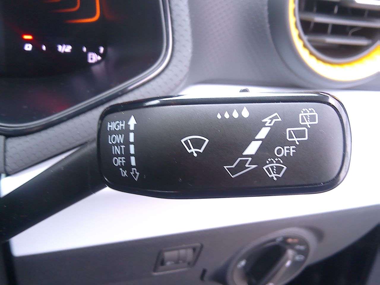 2024 SEAT ARONA 2024 SEAT ARONA