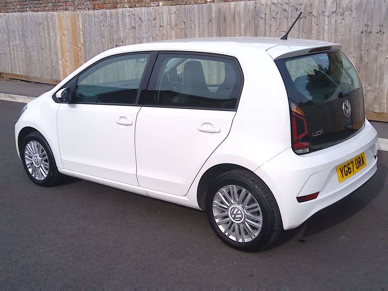 2017 VOLKSWAGEN UP! 2017 VOLKSWAGEN UP!