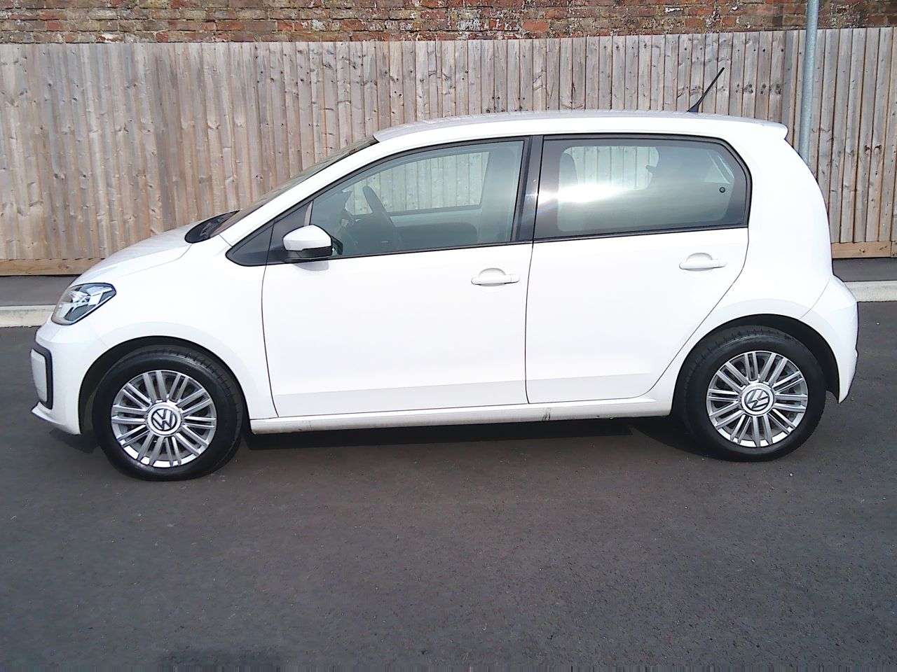 2017 VOLKSWAGEN UP! 2017 VOLKSWAGEN UP!