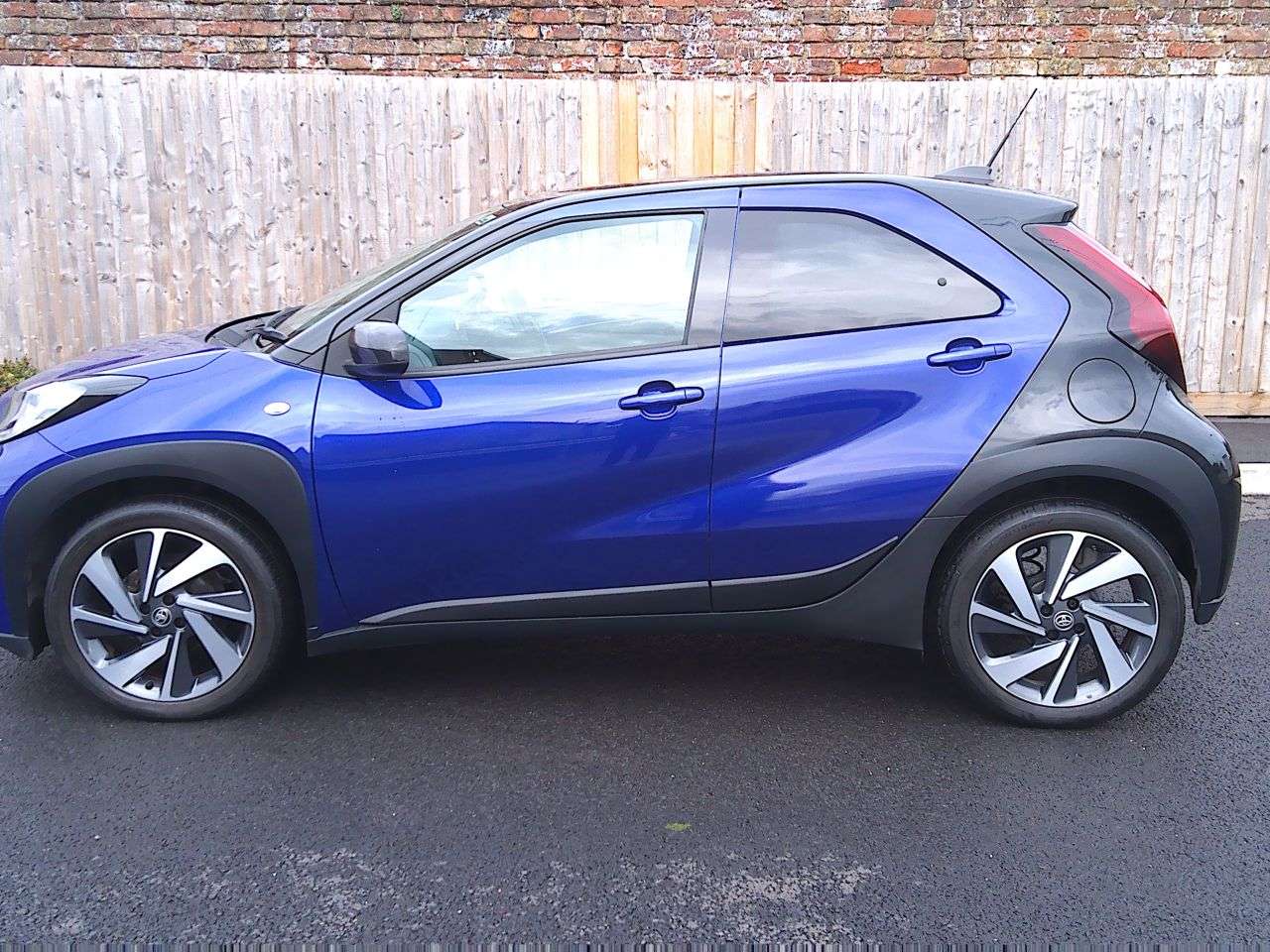 2022 TOYOTA AYGO X 2022 TOYOTA AYGO X