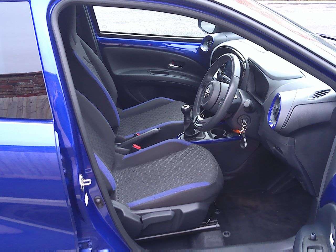 2022 TOYOTA AYGO X 2022 TOYOTA AYGO X