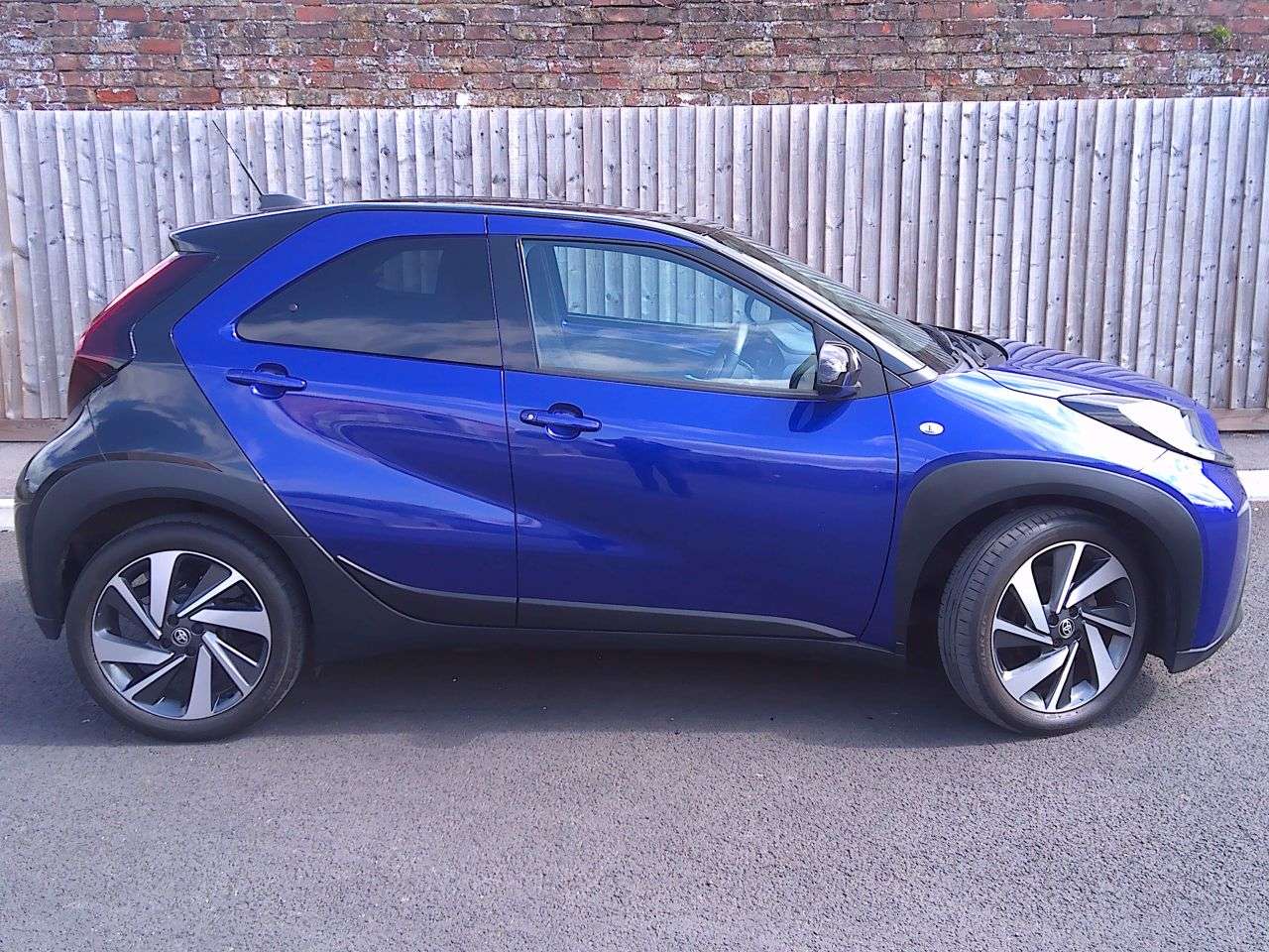 2022 TOYOTA AYGO X 2022 TOYOTA AYGO X