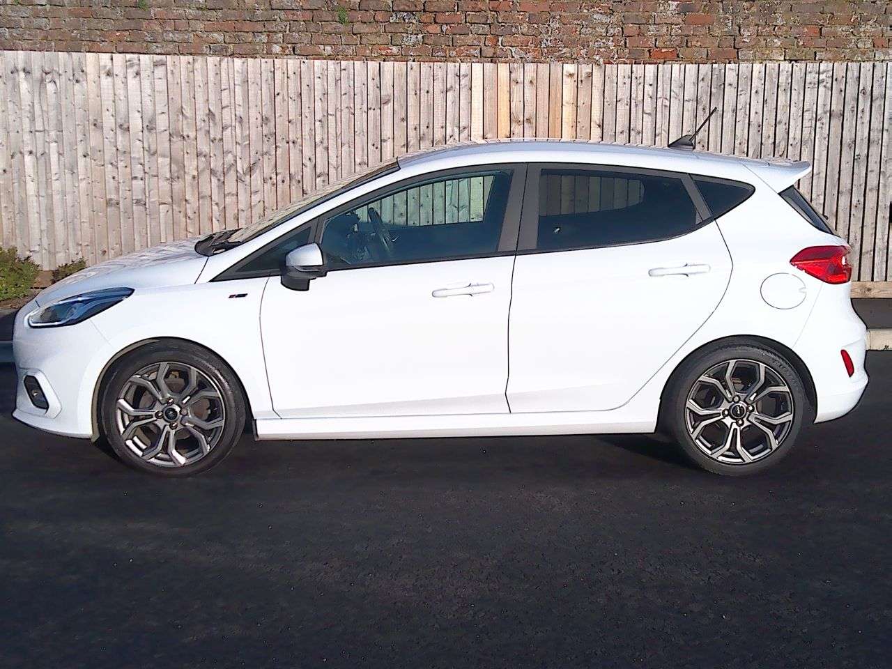 A 2021 FORD FIESTA 1.0T EcoBoost ST-Line Edition Hatchback 5dr Petrol Manual Euro 6 (s/s) (95 A 2021 FORD FIESTA 1.0T EcoBoost ST-Line Edition Hatchback 5dr Petrol Manual Euro 6 (s/s) (95