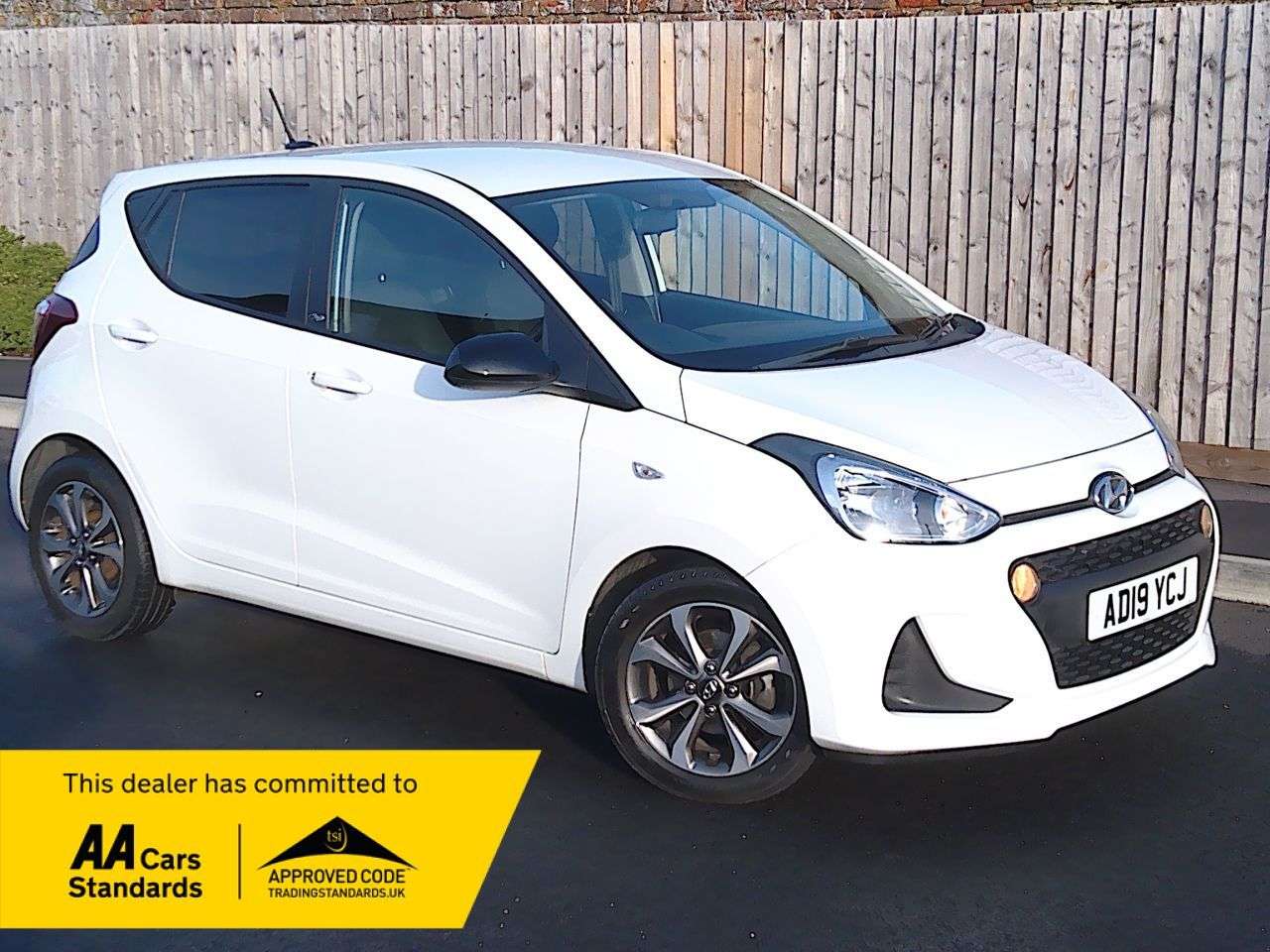 A 2019 HYUNDAI I10 1.0 Play Hatchback 5dr Petrol Manual Euro 6 (67 ps) SERVICE, 12M MOT & 6M W A 2019 HYUNDAI I10 1.0 Play Hatchback 5dr Petrol Manual Euro 6 (67 ps) SERVICE, 12M MOT & 6M W