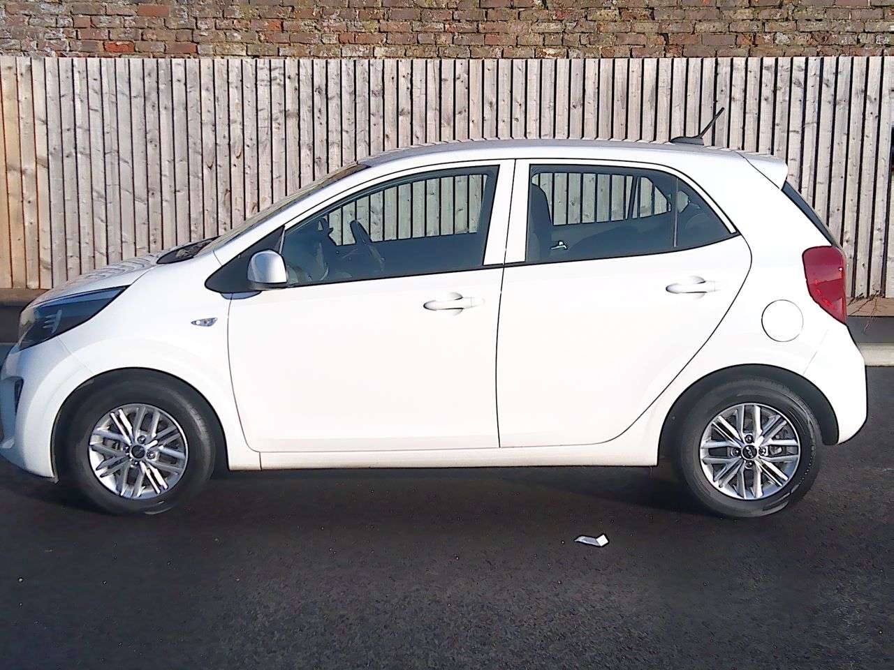 A 2023 KIA PICANTO 1.0 DPi 2 Hatchback 5dr Petrol Manual Euro 6 (s/s) (66 bhp) KIA WARRANTY UN A 2023 KIA PICANTO 1.0 DPi 2 Hatchback 5dr Petrol Manual Euro 6 (s/s) (66 bhp) KIA WARRANTY UN