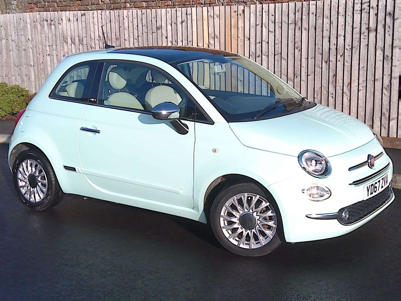 2017 FIAT 500 2017 FIAT 500