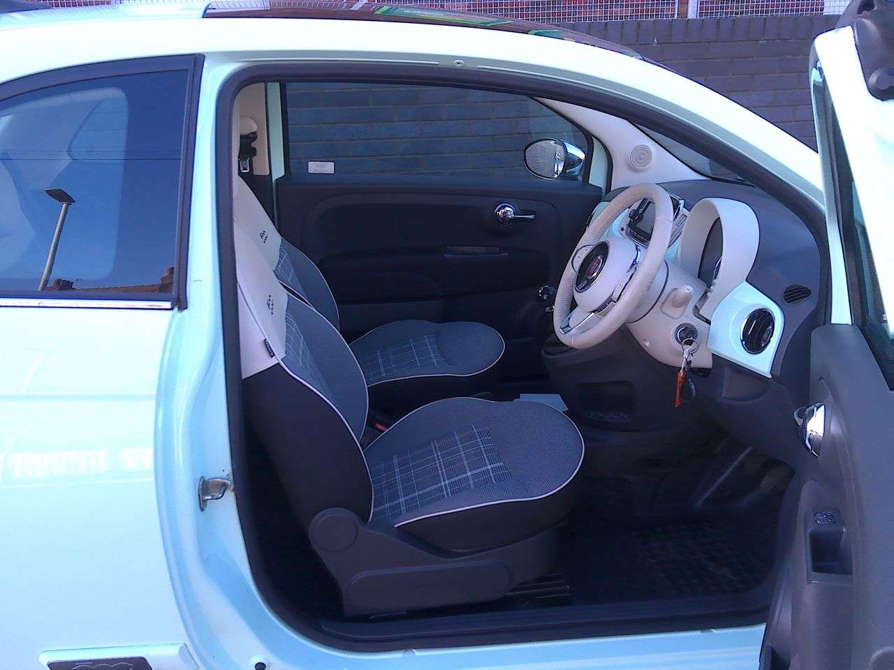 2017 FIAT 500 2017 FIAT 500