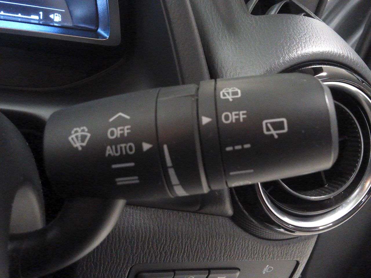 2019 MAZDA MAZDA2 2019 MAZDA MAZDA2