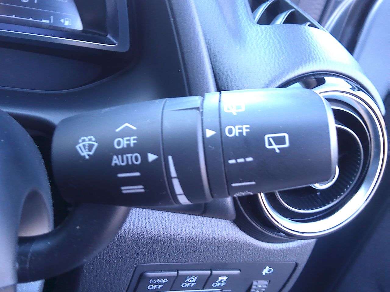 2019 MAZDA MAZDA2 2019 MAZDA MAZDA2