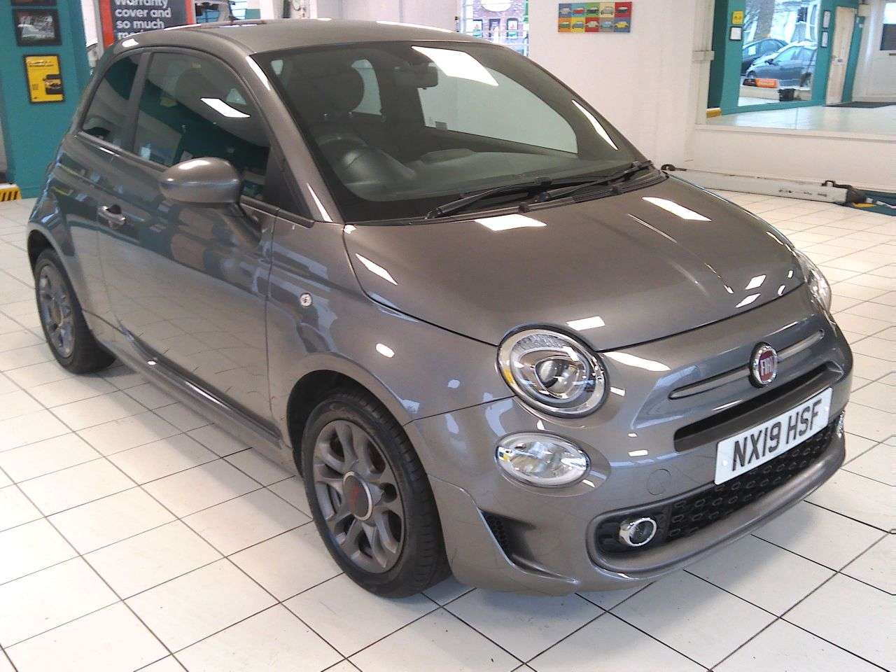 A 2019 FIAT 500 1.2 S Hatchback 3dr Petrol Manual Euro 6 (s/s) (69 bhp) SERVICE, 12M MOT & A 2019 FIAT 500 1.2 S Hatchback 3dr Petrol Manual Euro 6 (s/s) (69 bhp) SERVICE, 12M MOT &