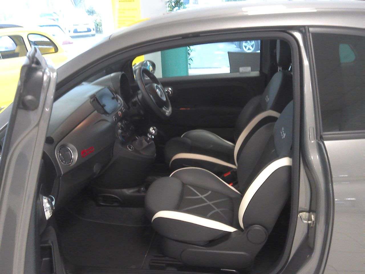 2019 FIAT 500 2019 FIAT 500