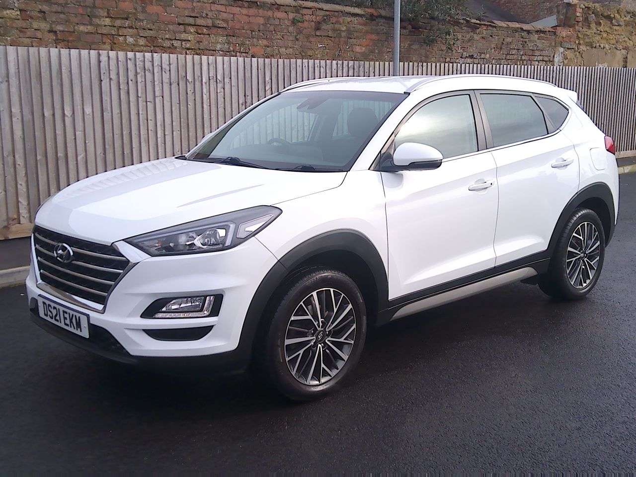 A 2021 HYUNDAI TUCSON 1.6 GDi Premium SUV 5dr Petrol Manual Euro 6 (s/s) (132 ps) FRONT & REAR PA A 2021 HYUNDAI TUCSON 1.6 GDi Premium SUV 5dr Petrol Manual Euro 6 (s/s) (132 ps) FRONT & REAR PA