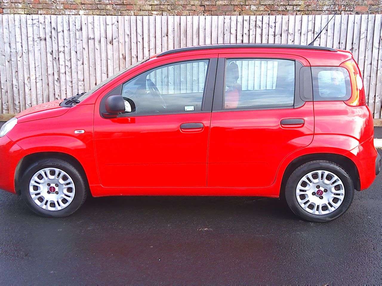 A 2017 FIAT PANDA 1.2 Easy + Hatchback 5dr Petrol Manual Euro 6 (69 bhp) SERVICE,12M MOT & 6M A 2017 FIAT PANDA 1.2 Easy + Hatchback 5dr Petrol Manual Euro 6 (69 bhp) SERVICE,12M MOT & 6M