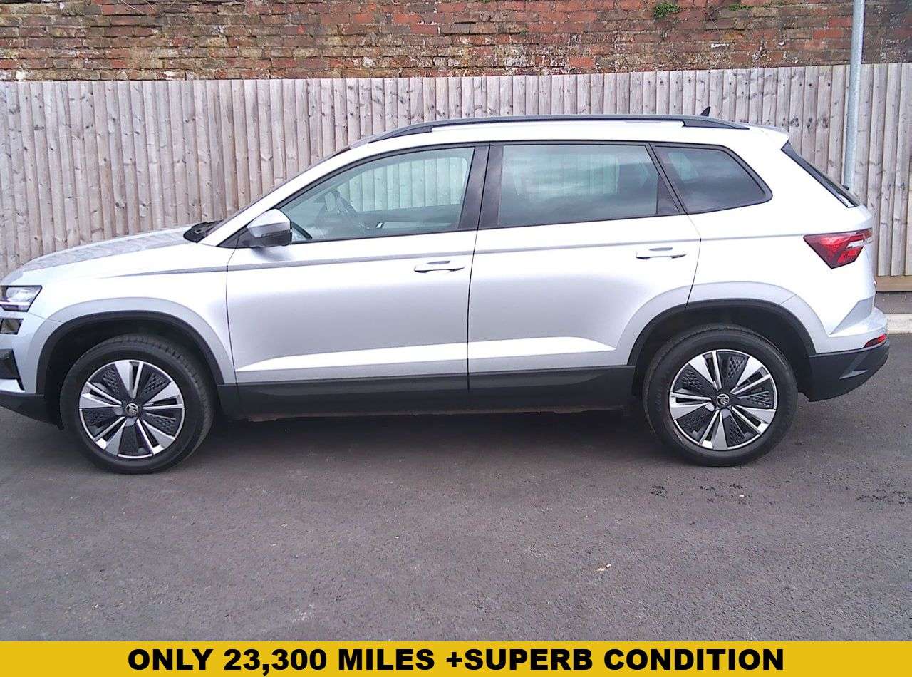 A 2022 SKODA KAROQ 1.0 TSI SE Drive SUV 5dr Petrol Manual Euro 6 (s/s) (110 ps) FURTHER SERVIC A 2022 SKODA KAROQ 1.0 TSI SE Drive SUV 5dr Petrol Manual Euro 6 (s/s) (110 ps) FURTHER SERVIC