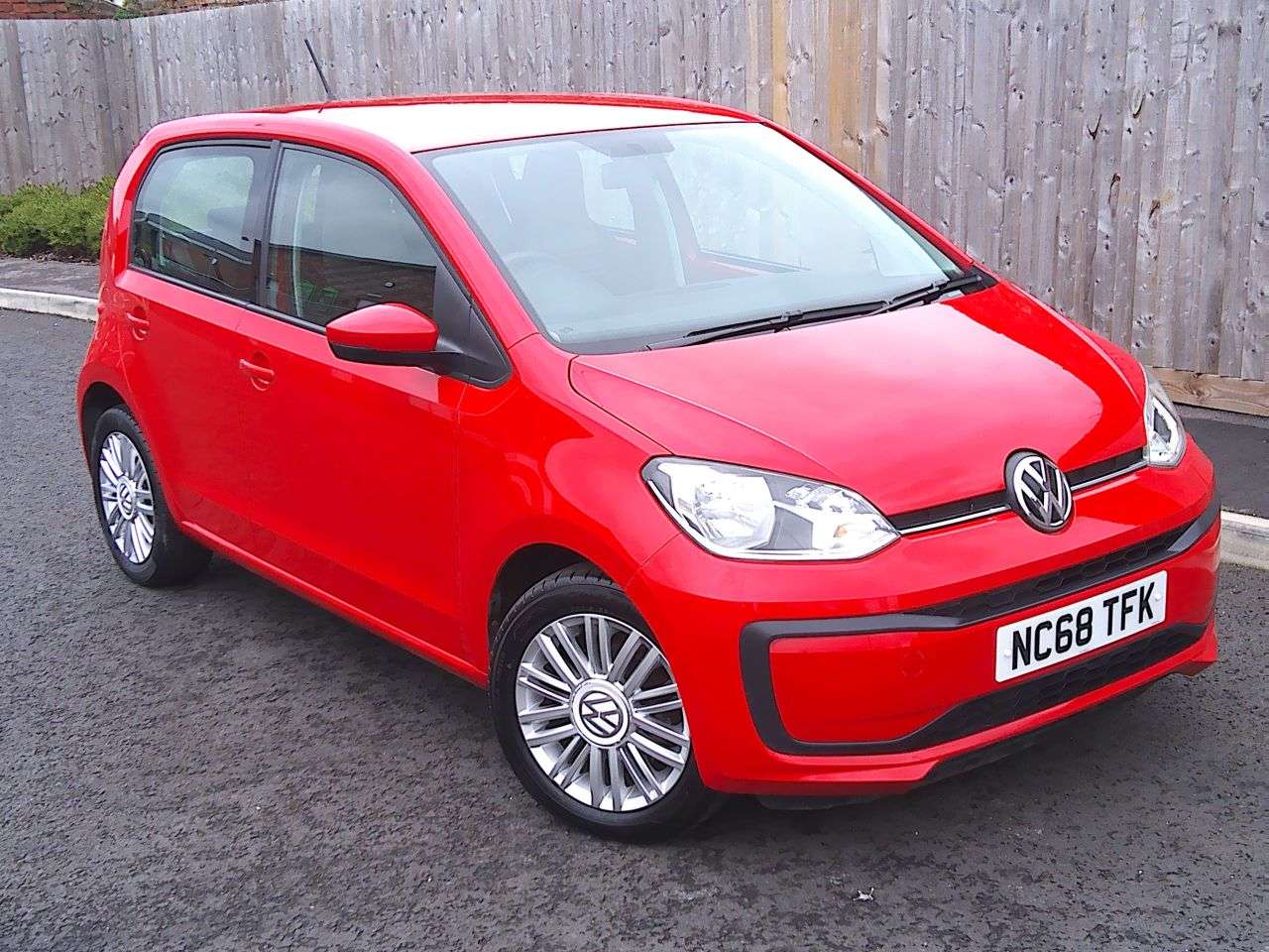 A 2019 VOLKSWAGEN UP! 1.0 Move up! Hatchback 5dr Petrol Manual Euro 6 (s/s) (60 ps) SERVICE, 12M A 2019 VOLKSWAGEN UP! 1.0 Move up! Hatchback 5dr Petrol Manual Euro 6 (s/s) (60 ps) SERVICE, 12M