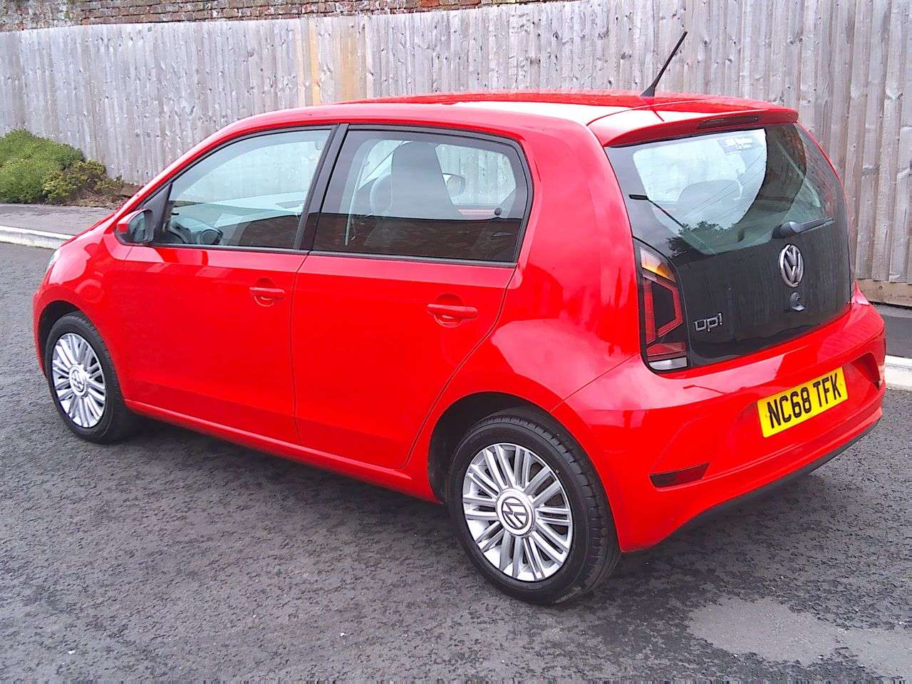 A 2019 VOLKSWAGEN UP! 1.0 Move up! Hatchback 5dr Petrol Manual Euro 6 (s/s) (60 ps) SERVICE, 12M A 2019 VOLKSWAGEN UP! 1.0 Move up! Hatchback 5dr Petrol Manual Euro 6 (s/s) (60 ps) SERVICE, 12M