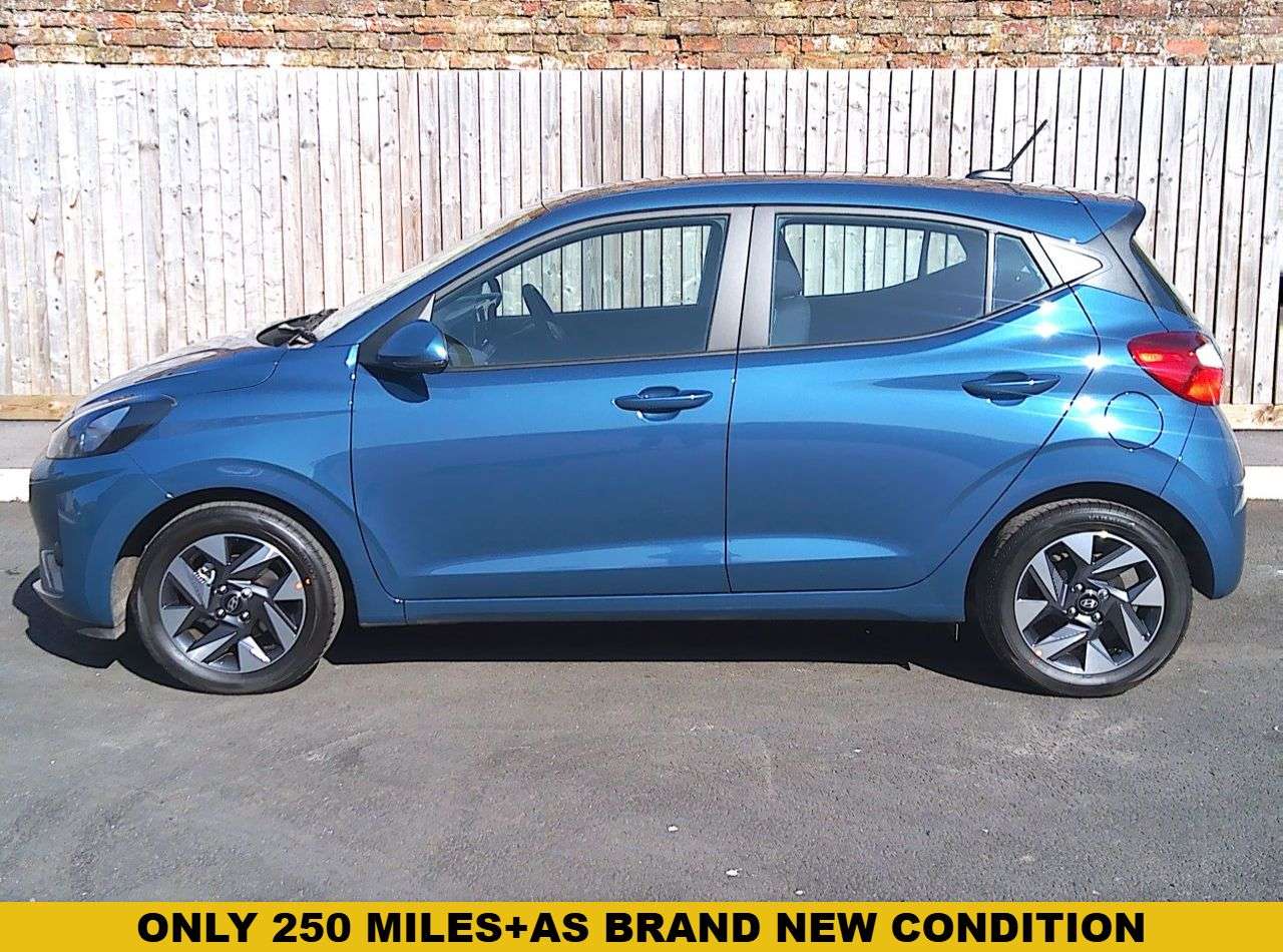 A 2026 HYUNDAI I10 1.0 Advance Hatchback 5dr Petrol Manual Euro 6 (s/s) (63 ps) REVERSE CAMERA A 2026 HYUNDAI I10 1.0 Advance Hatchback 5dr Petrol Manual Euro 6 (s/s) (63 ps) REVERSE CAMERA