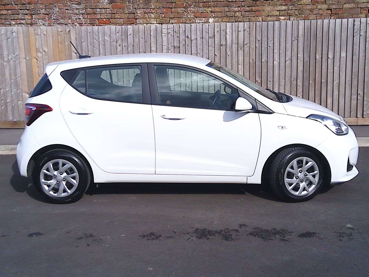 2018 HYUNDAI I10 2018 HYUNDAI I10