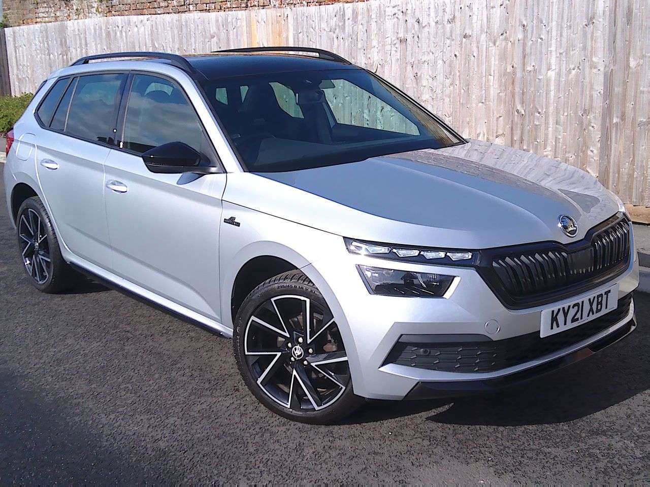 A 2021 SKODA KAMIQ 1.0 TSI Monte Carlo SUV 5dr Petrol DSG Euro 6 (s/s) (110 ps) SERVICE, 12M M A 2021 SKODA KAMIQ 1.0 TSI Monte Carlo SUV 5dr Petrol DSG Euro 6 (s/s) (110 ps) SERVICE, 12M M