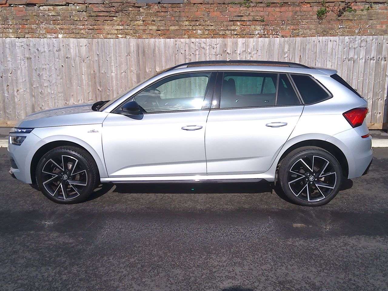 A 2021 SKODA KAMIQ 1.0 TSI Monte Carlo SUV 5dr Petrol DSG Euro 6 (s/s) (110 ps) SERVICE, 12M M A 2021 SKODA KAMIQ 1.0 TSI Monte Carlo SUV 5dr Petrol DSG Euro 6 (s/s) (110 ps) SERVICE, 12M M