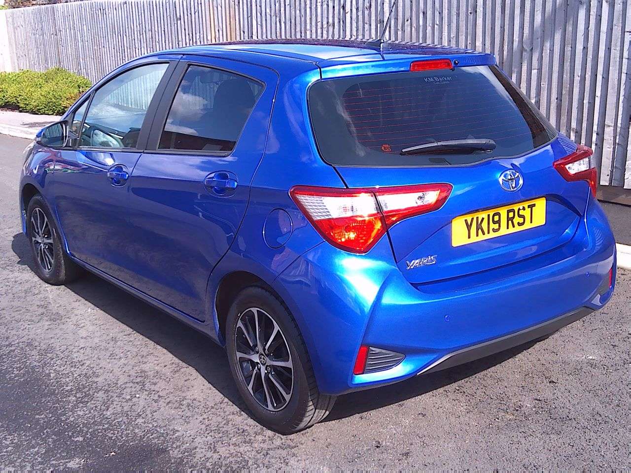 A 2019 TOYOTA YARIS 1.5 VVT-i Icon Tech Hatchback 5dr Petrol Manual Euro 6 (111 ps) SERVICE, 12 A 2019 TOYOTA YARIS 1.5 VVT-i Icon Tech Hatchback 5dr Petrol Manual Euro 6 (111 ps) SERVICE, 12