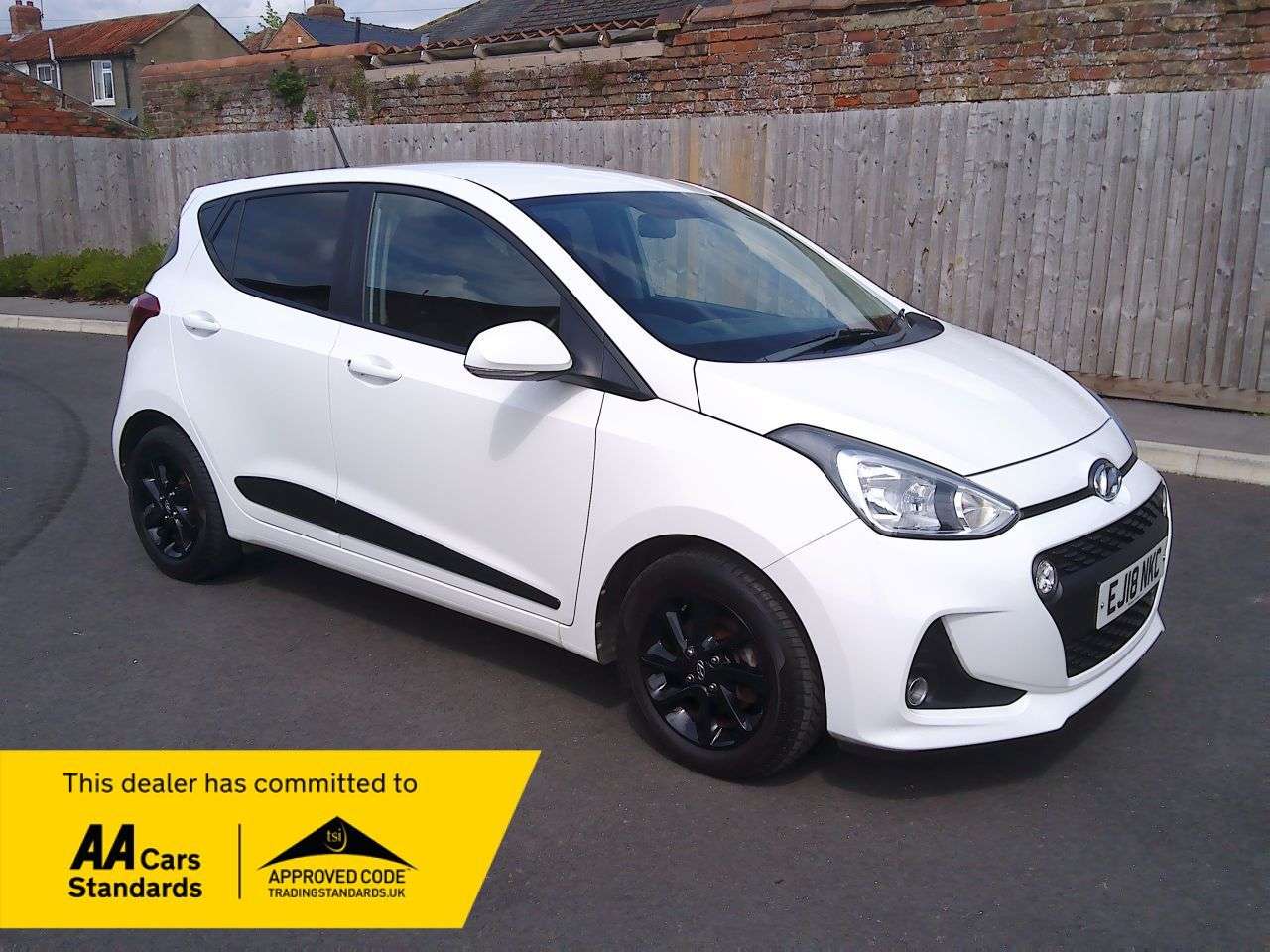 A 2018 HYUNDAI I10 1.2 Premium Hatchback 5dr Petrol Manual Euro 6 (87 ps) SERVICE, 12M MOT & 6 A 2018 HYUNDAI I10 1.2 Premium Hatchback 5dr Petrol Manual Euro 6 (87 ps) SERVICE, 12M MOT & 6