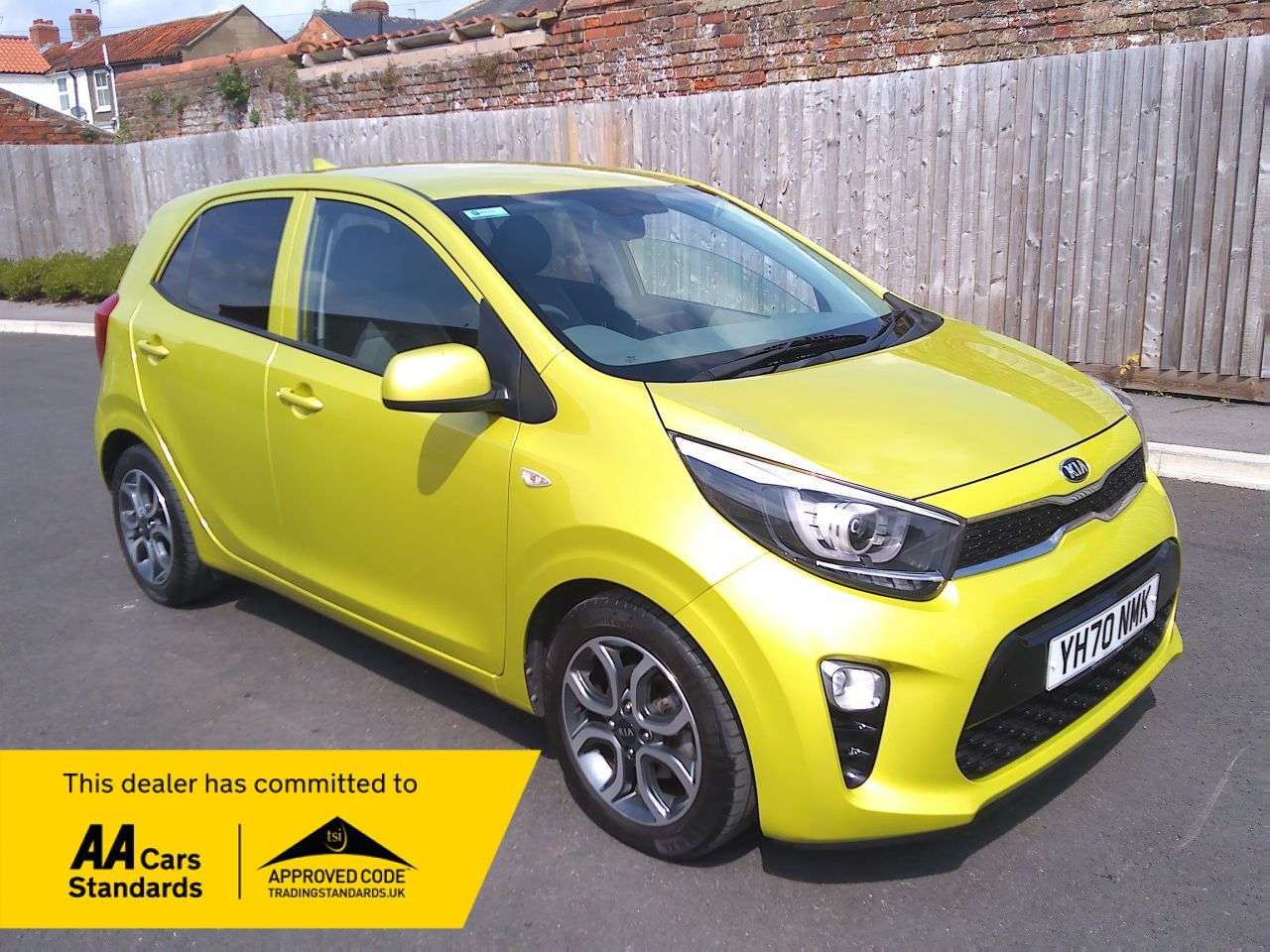 A 2020 KIA PICANTO 1.0 Zest Hatchback 5dr Petrol Manual Euro 6 (s/s) (4Seat) (66 bhp) FSH WITH A 2020 KIA PICANTO 1.0 Zest Hatchback 5dr Petrol Manual Euro 6 (s/s) (4Seat) (66 bhp) FSH WITH