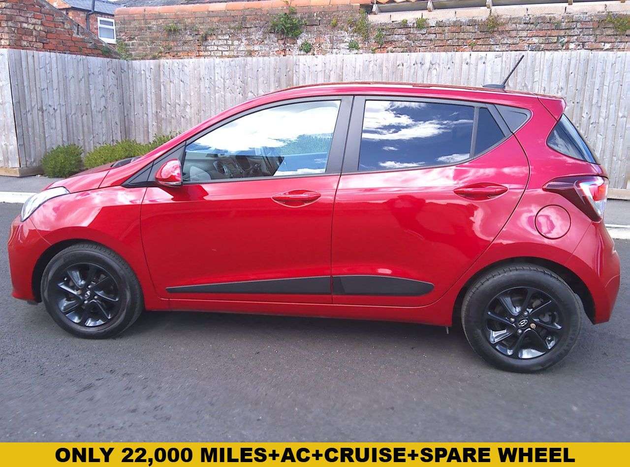 A 2017 HYUNDAI I10 1.2 Premium Hatchback 5dr Petrol Manual Euro 6 (87 ps) FURTHER SERVICE & 6M A 2017 HYUNDAI I10 1.2 Premium Hatchback 5dr Petrol Manual Euro 6 (87 ps) FURTHER SERVICE & 6M