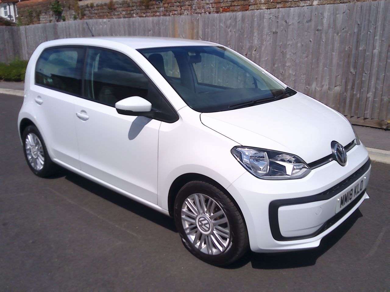 A 2018 VOLKSWAGEN UP! 1.0 BlueMotion Tech Move up! Hatchback 5dr Petrol Manual Euro 6 (s/s) (60 p A 2018 VOLKSWAGEN UP! 1.0 BlueMotion Tech Move up! Hatchback 5dr Petrol Manual Euro 6 (s/s) (60 p