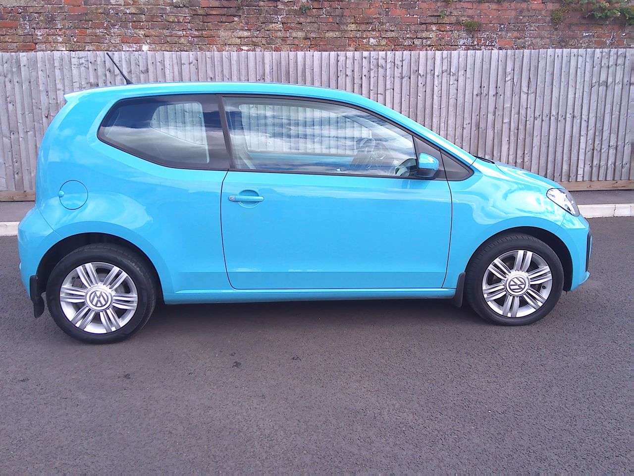 2017 VOLKSWAGEN UP! 2017 VOLKSWAGEN UP!