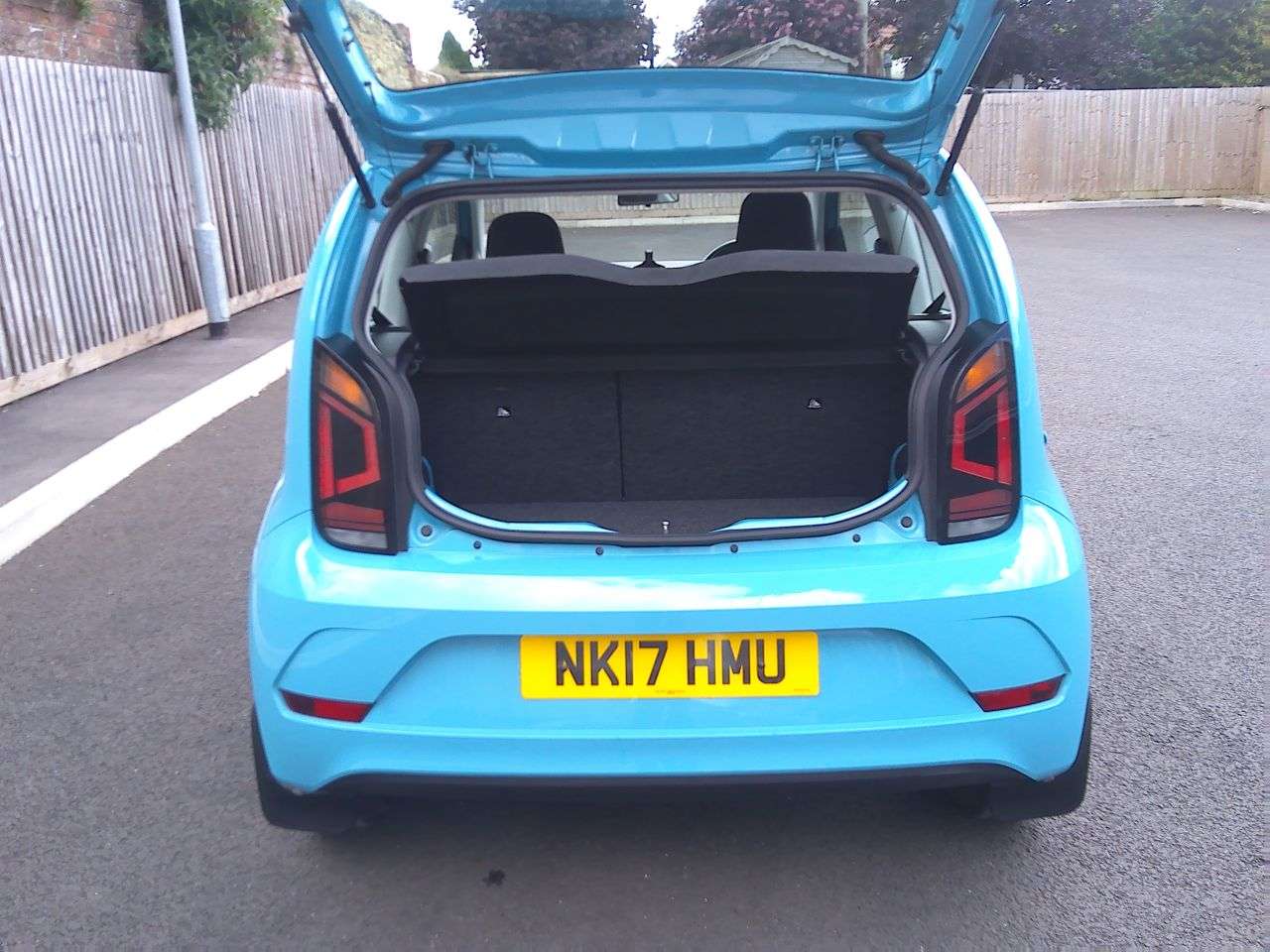 2017 VOLKSWAGEN UP! 2017 VOLKSWAGEN UP!
