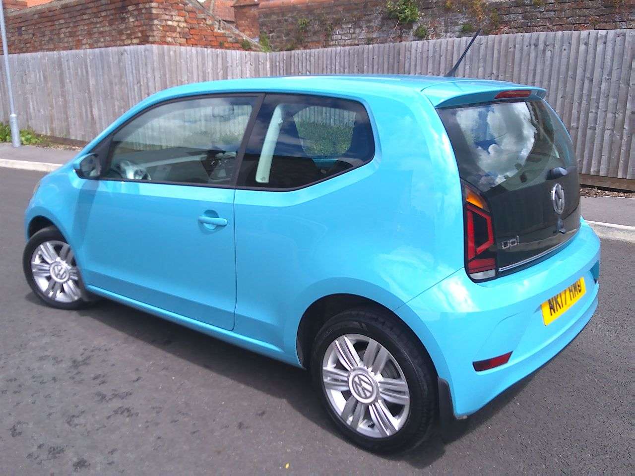 2017 VOLKSWAGEN UP! 2017 VOLKSWAGEN UP!