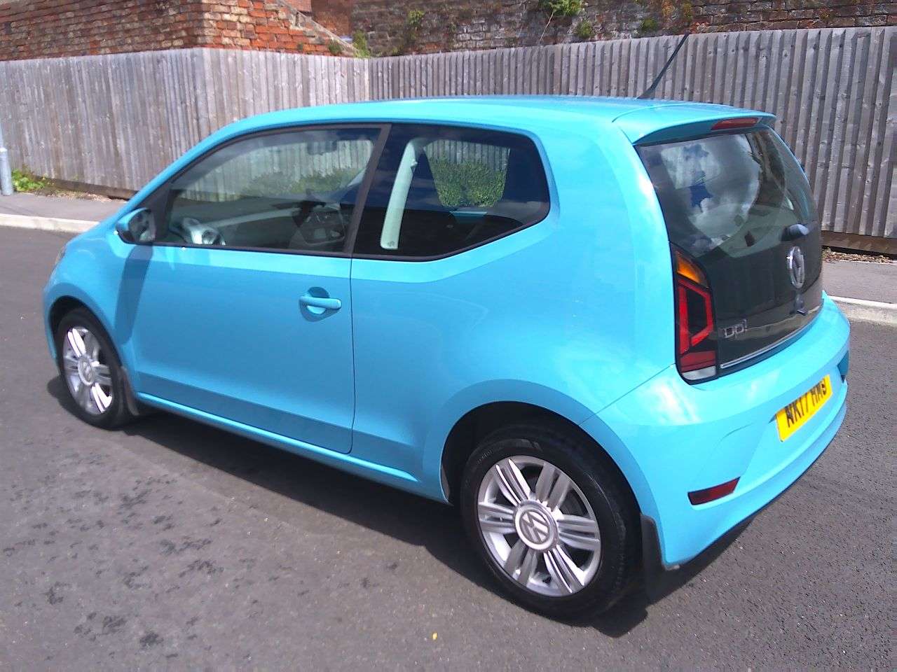 2017 VOLKSWAGEN UP! 2017 VOLKSWAGEN UP!